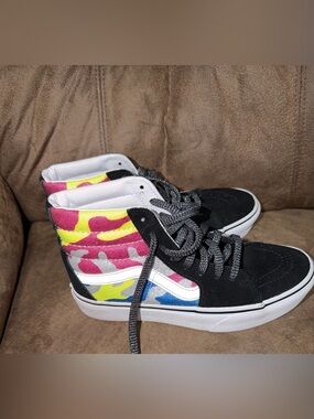 Vans Women’s High-Top Sneakers in Black with Pink, Yellow, Blue Camo